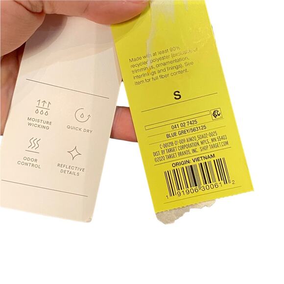 All In Motion Short Sleeve Run T-Shirt Running Athletic Small S NWT - Picture 3 of 4